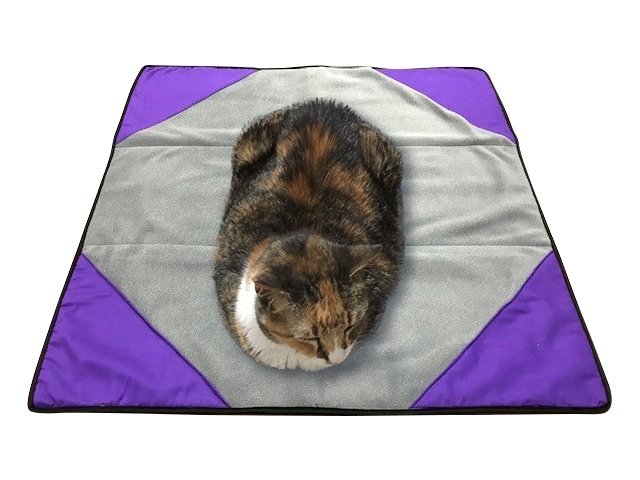 Premium Reversible Pet Sleep Mat 24" X 24" (Made in USA) - The Snag Bin