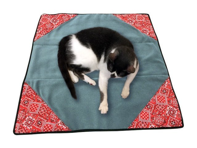 Premium Reversible Pet Sleep Mat 24" X 24" (Made in USA) - The Snag Bin