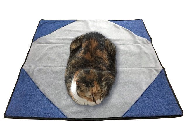 Premium Reversible Pet Sleep Mat 24" X 24" (Made in USA) - The Snag Bin