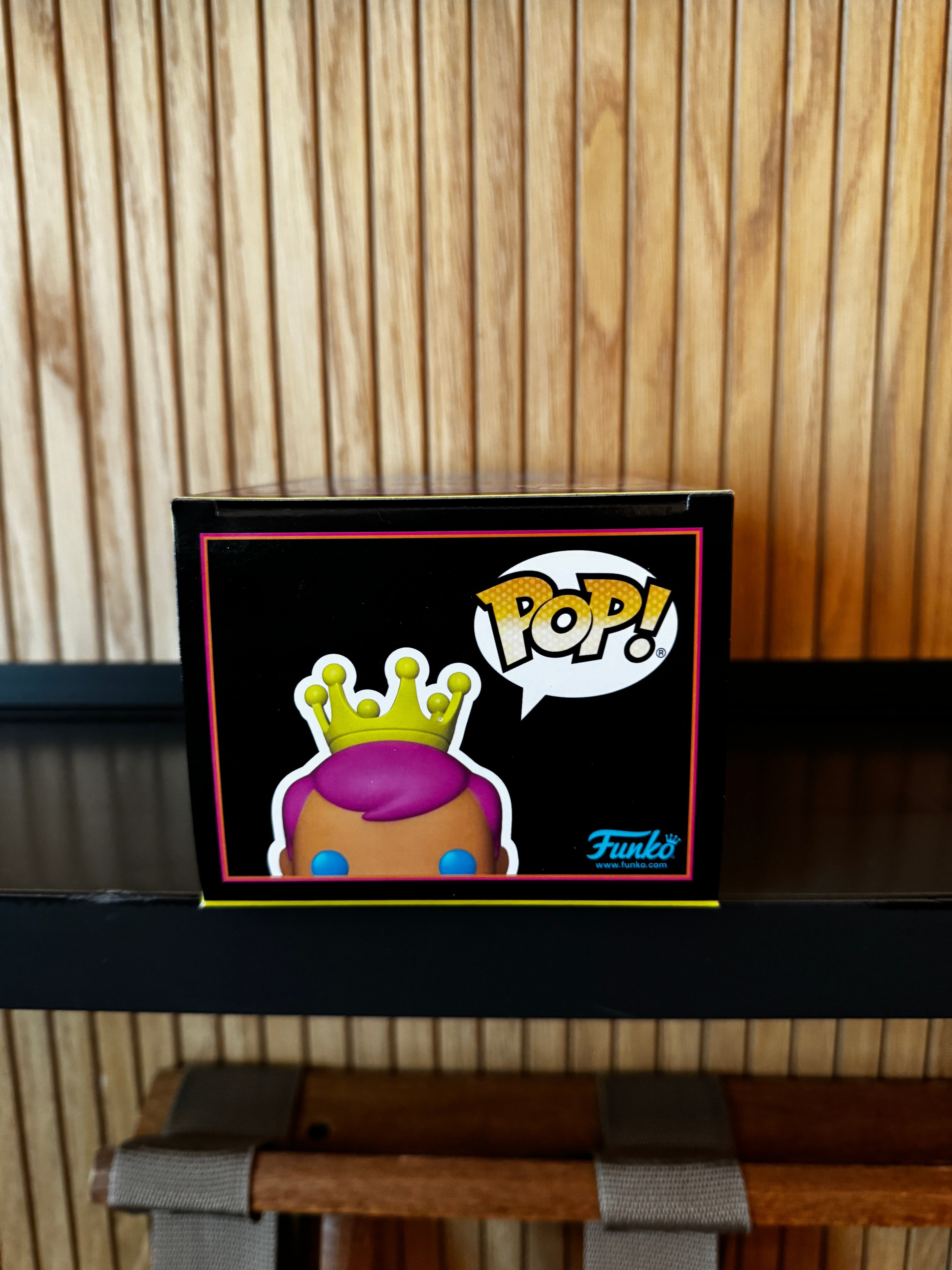 Funko Fundays Experience 2025: Pop! Originals MARVEL Freddy Funko as Iron Man (Blacklight) LE500