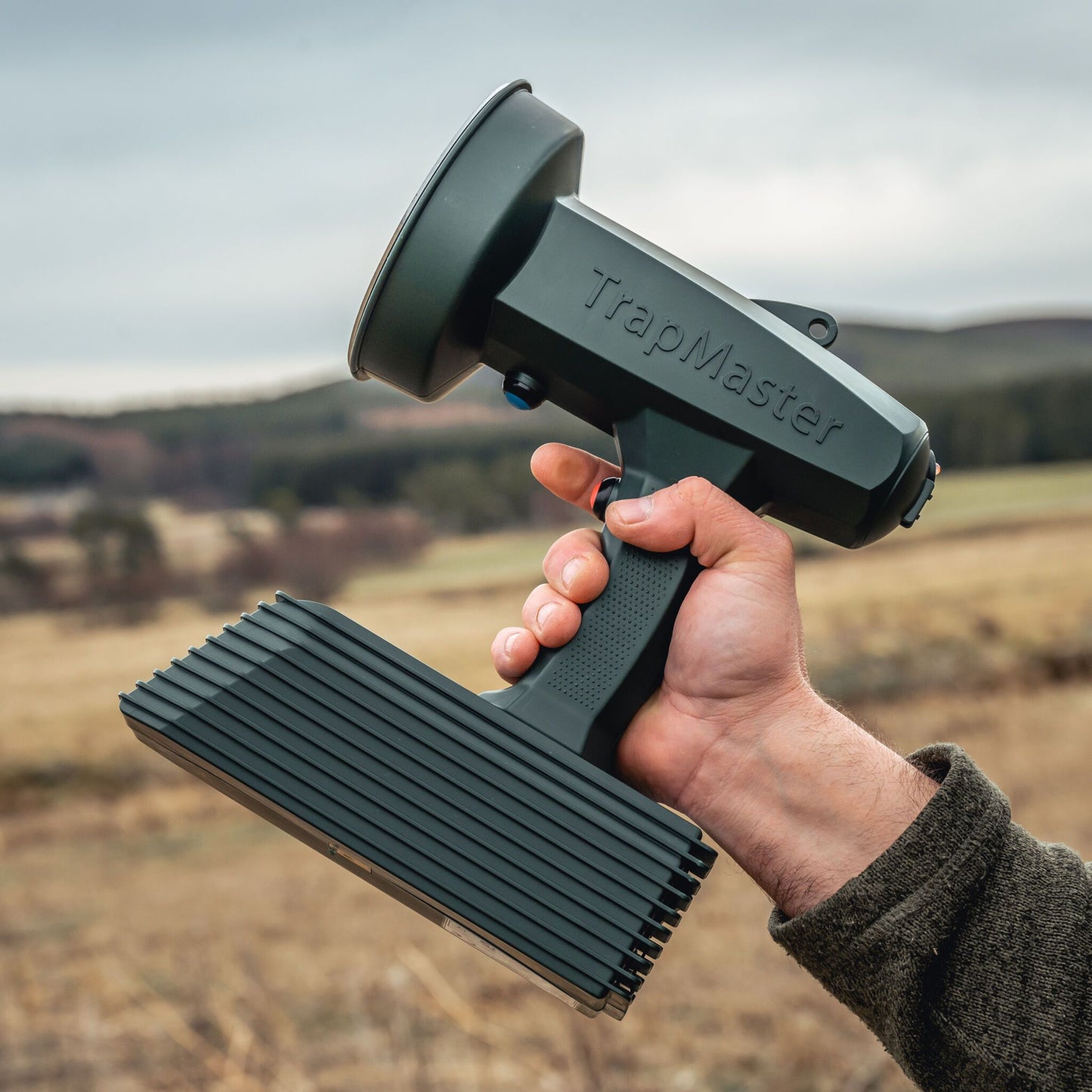 TrapMaster Nordic Clays Inc. Clay pigeon thrower  The Snag Bin