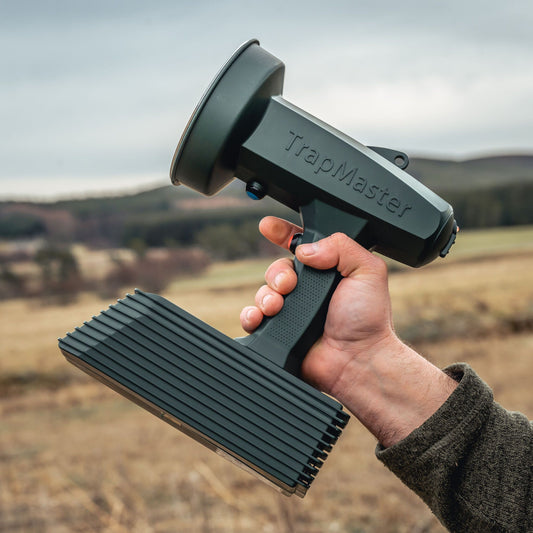 TrapMaster Nordic Clays Inc. Clay pigeon thrower  The Snag Bin