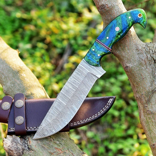 Custom Handmade Damascus Skinning Knife – 4.5" Resin Handle Blade for Seasonal Hunts - The Snag Bin