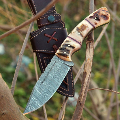 Custom Handmade Damascus Skinning Knife with Sheep Horn Handle – 4.5" Blade - The Snag Bin