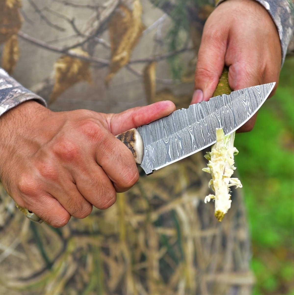 Custom Handmade Damascus Steel Skinner Knife with Sheep Horn Handle – 4.5" Blade - The Snag Bin