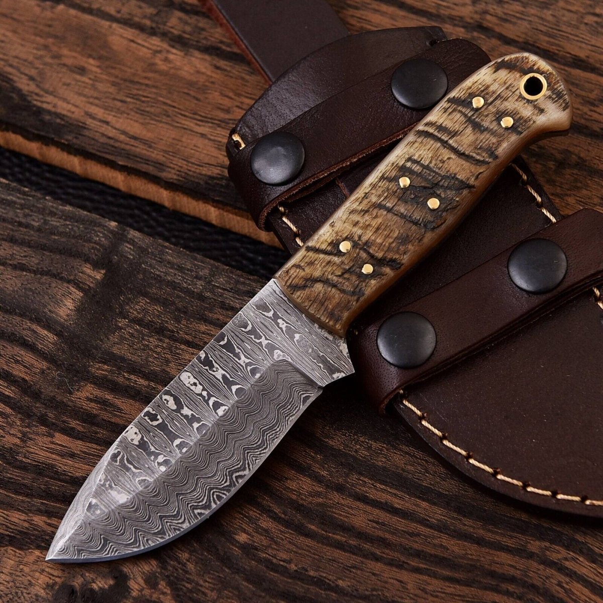 Custom Handmade Damascus Steel Skinning Knife – 4.5" Blade with Sheep Horn Handle - The Snag Bin