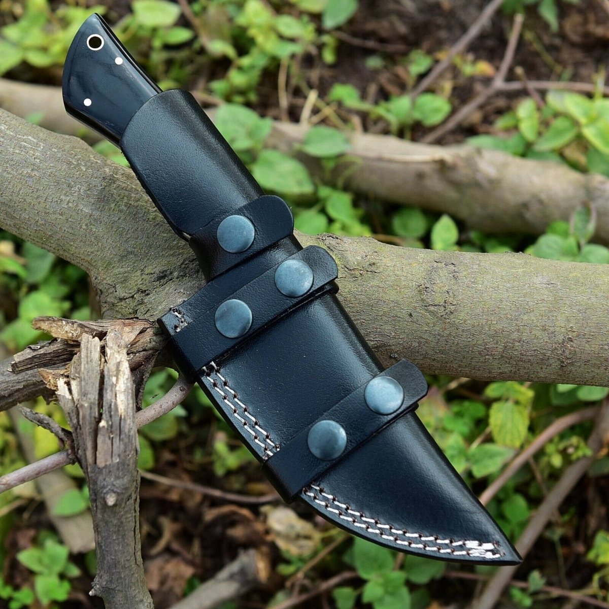 Custom Handmade Skinning Knife - Damascus Steel Blade, Buffalo Horn & Camel Bone Handle - The Snag Bin