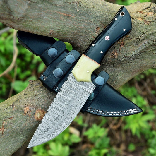 Custom Handmade Skinning Knife - Damascus Steel Blade, Buffalo Horn & Camel Bone Handle - The Snag Bin