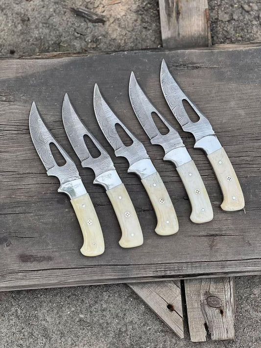 Custom Hunting Knives: Handmade Damascus Steel Blade - The Snag Bin