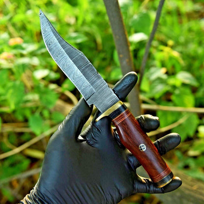 Damascus Steel Hunting Knife – 10" Blade with Brass Guard & Resin Pakkawood Handle, Leather Sheath Included - The Snag Bin