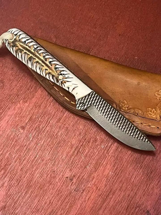 Handmade Buckaroo Belt Knife – 8" Rasp Steel Blade with Epoxy Pine Cone Handle & Western Leather Sheath - The Snag Bin