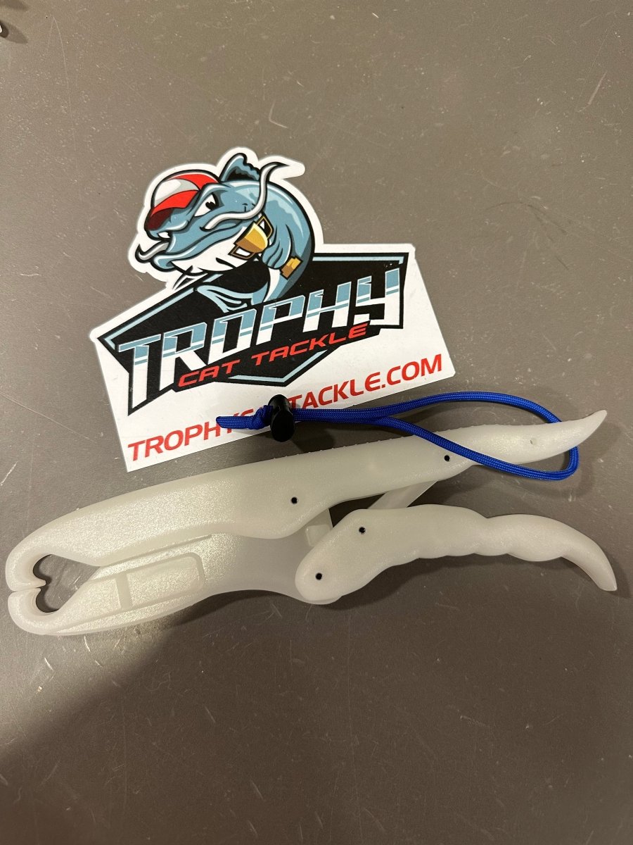 Lip Gripper - The Snag Bin