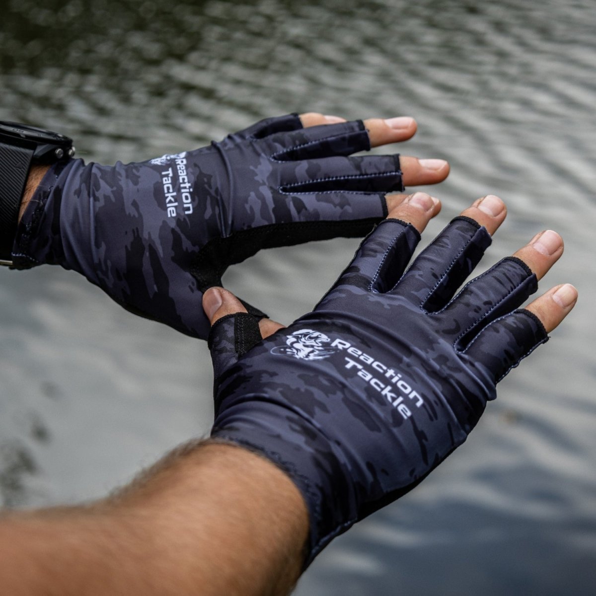 Reaction Tackle UV Fishing Gloves UPF 50+ - The Snag Bin